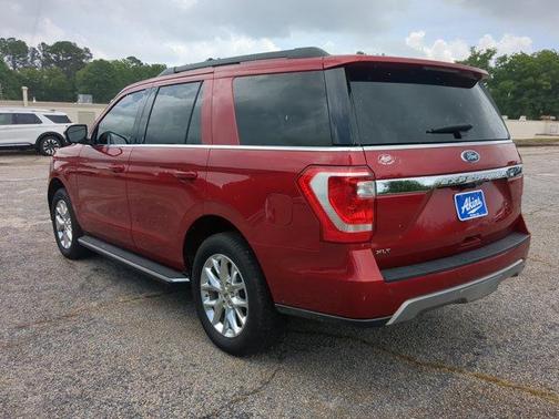 Rapid Red Metallic Tinted Clearcoat 2021 Ford Expedition XLT