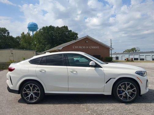 2023 BMW X6 xDrive40i