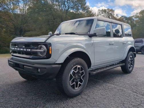 2024 Ford Bronco Outer Banks
