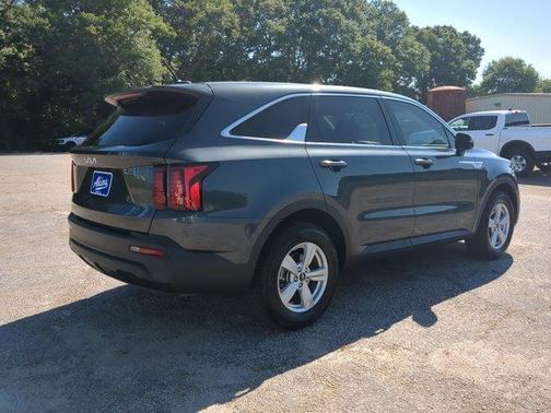 Gray 2023 Kia Sorento LX