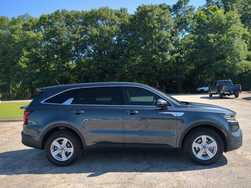 Gray 2023 Kia Sorento LX