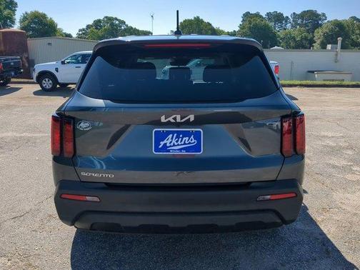 Gray 2023 Kia Sorento LX