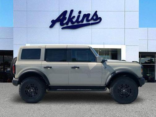 Beige 2026 Ford Bronco Outer Banks