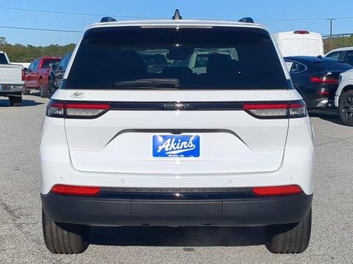 2024 Jeep Grand Cherokee Laredo