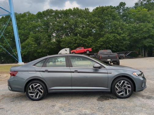 Platinum Gray Metallic 2024 Volkswagen Jetta 1.5T SEL