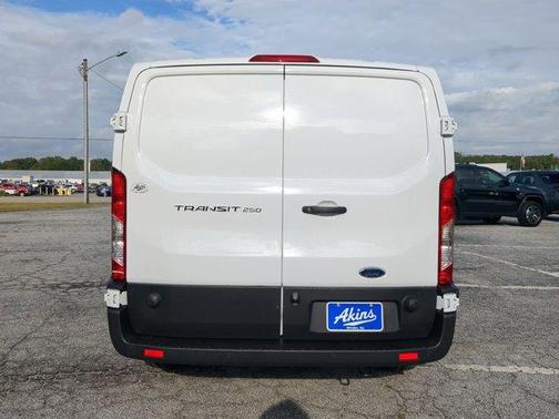 2025 Ford Transit-250 XL