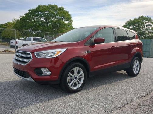 Ruby Red Metallic Tinted Clearcoat 2017 Ford Escape SE