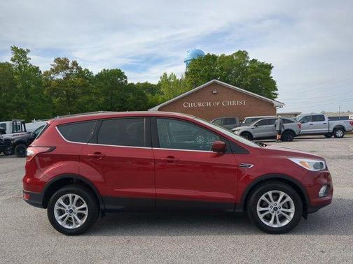 Ruby Red Metallic Tinted Clearcoat 2017 Ford Escape SE