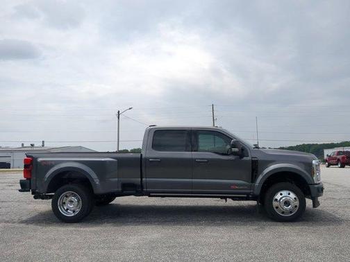 2025 Ford F-450 Platinum