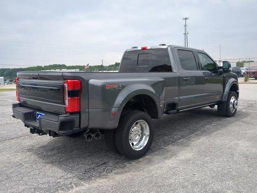 2025 Ford F-450 Platinum