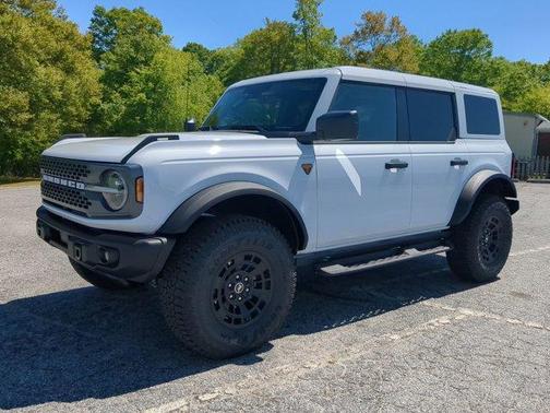 Oxford White 2026 Ford Bronco Badlands
