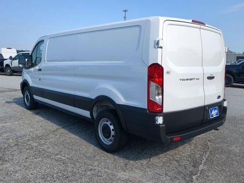 2025 Ford Transit-150 XL