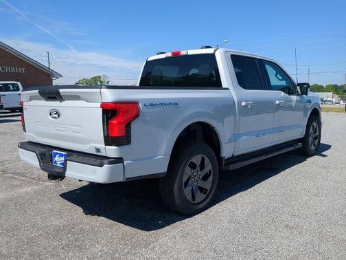 2025 Ford F-150 Lightning Flash