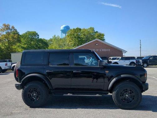 Shadow Black 2026 Ford Bronco Badlands