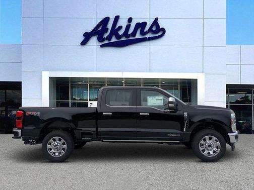 2025 Ford F-350 Lariat Super Duty