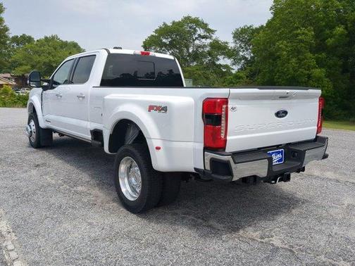 2025 Ford F-450 Lariat