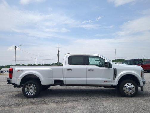 2025 Ford F-450 Lariat