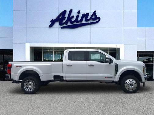 2025 Ford F-450 Lariat