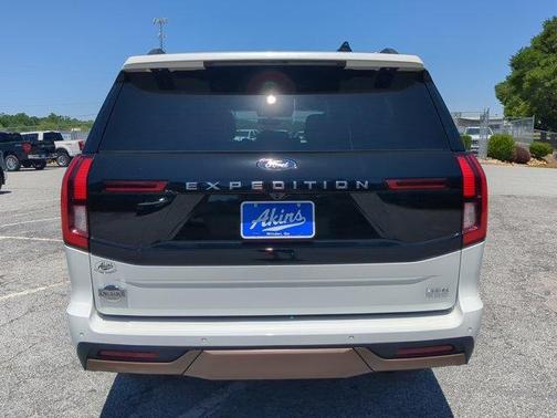 Star White 2026 Ford Expedition Max King Ranch