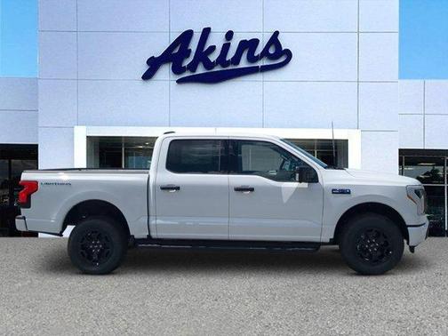 2025 Ford F-150 Lightning XLT