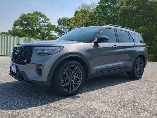 Carbonized Gray Metallic 2026 Ford Explorer ST