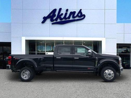 2025 Ford F-450 Lariat