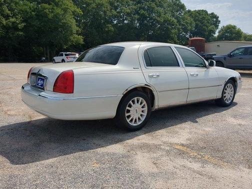 2006 Lincoln Town Car Signature
