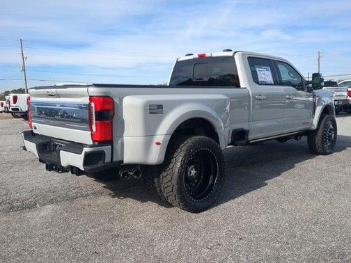 2025 Ford F-450 Platinum