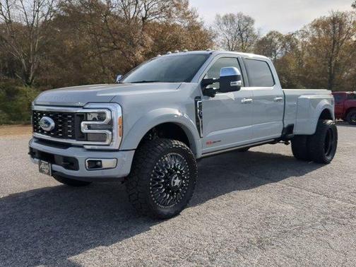 2025 Ford F-450 Platinum