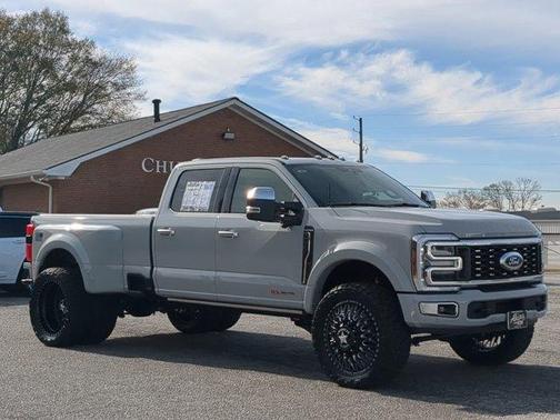 2025 Ford F-450 Platinum