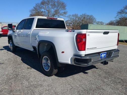 2025 Chevrolet Silverado 3500 LT