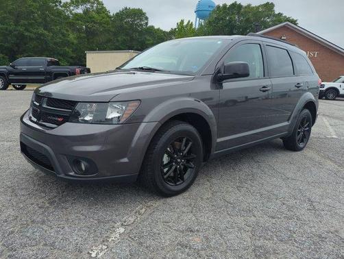 Granite Pearlcoat 2019 Dodge Journey SE