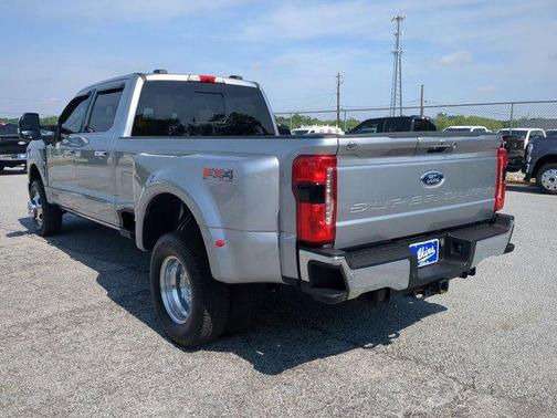 2023 Ford F-350 Lariat Super Duty