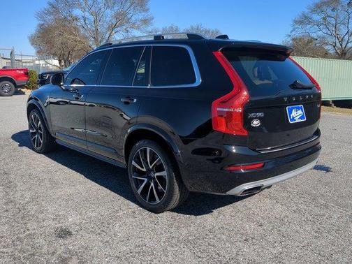 2019 Volvo XC90 T6 Momentum