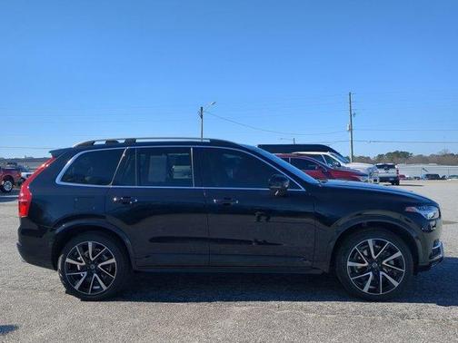 2019 Volvo XC90 T6 Momentum