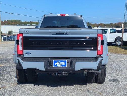 2025 Ford F-450 Platinum
