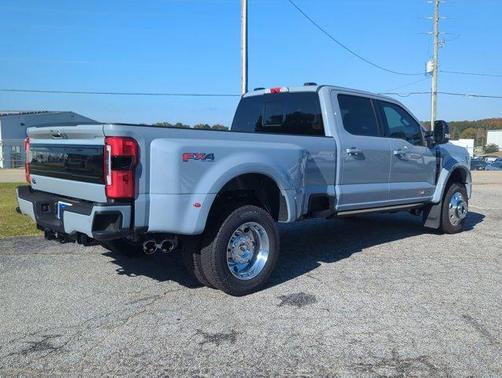 2025 Ford F-450 Platinum