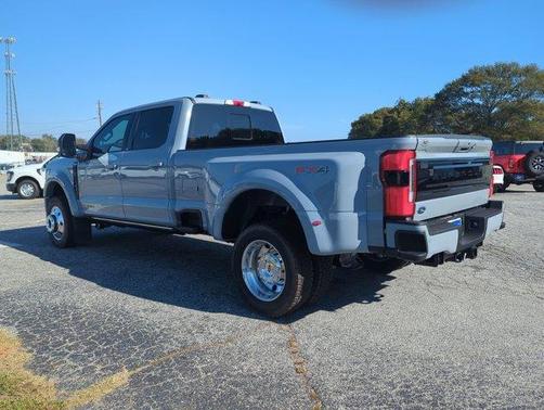 2025 Ford F-450 Platinum