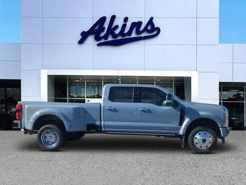 2025 Ford F-450 Platinum
