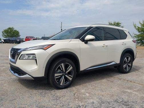 White 2023 Nissan Rogue Platinum