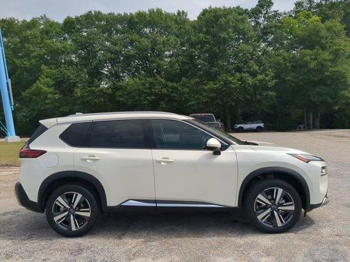 White 2023 Nissan Rogue Platinum