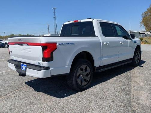 2025 Ford F-150 Lightning LARIAT