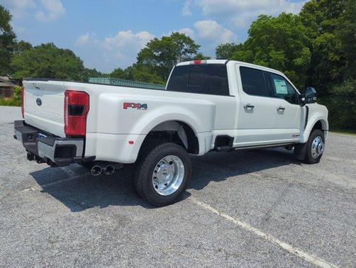 2025 Ford F-450 Lariat