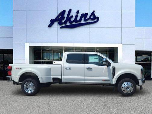 2025 Ford F-450 Lariat