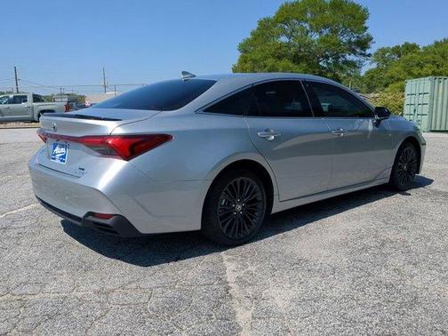 2021 Toyota Avalon Hybrid XSE