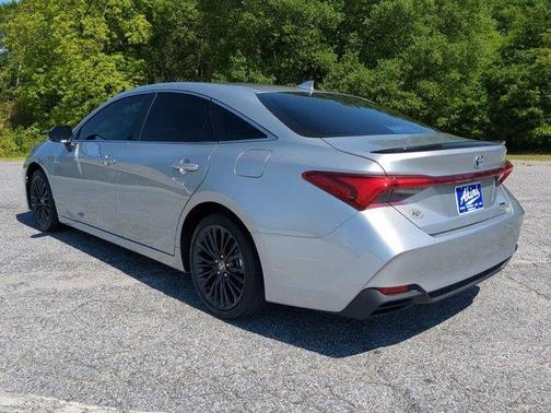 2021 Toyota Avalon Hybrid XSE