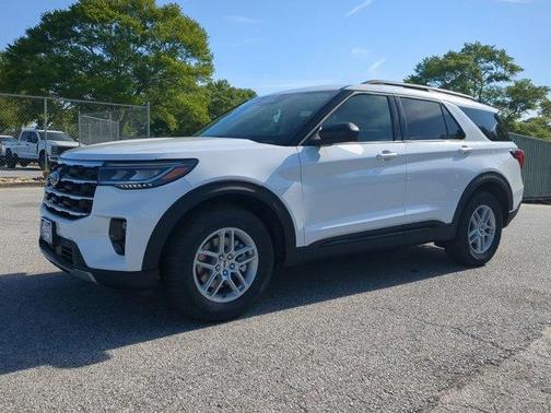 Star White 2026 Ford Explorer Active