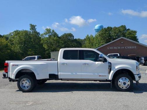 2025 Ford F-450 Lariat