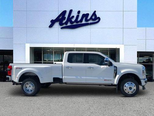 2025 Ford F-450 Lariat