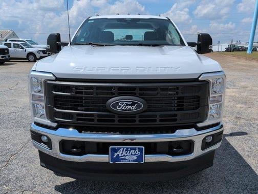 Oxford White 2027 Ford F-250 XL